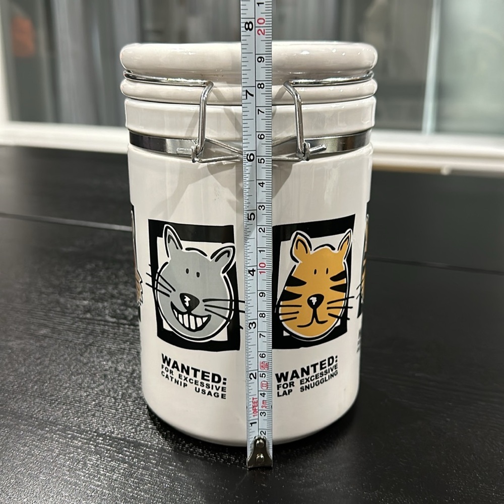 Mug Shots Cat Riviera Van Beers Signature Stoneware Treat Jar - Picture 8 of 8